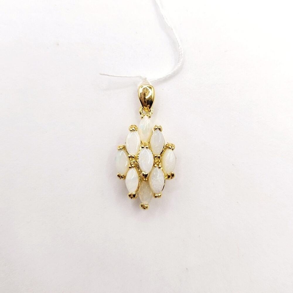 Elegant Cluster Lab Opal Pendant Gold Plated New